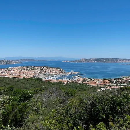 Baragge Hill& Summer Pool *