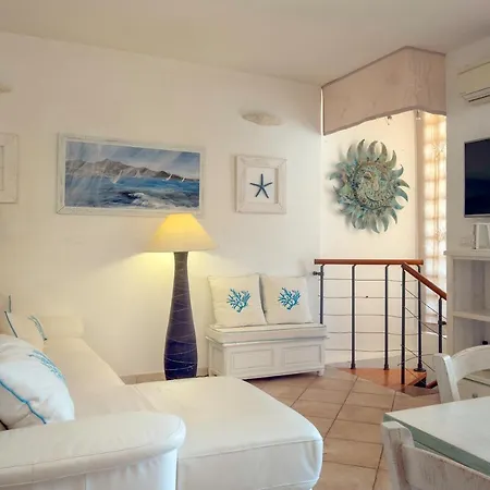 Baragge Hill& Summer Pool Palau